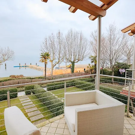 Sg Luxury - Swan Bay Apartmán *
